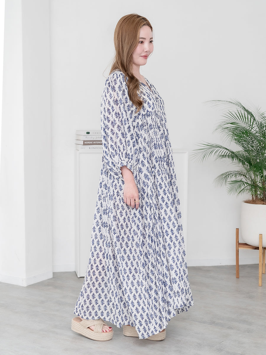 Eighty Seven(エイティセブン)インド綿フレア長袖ワンピース/小花柄