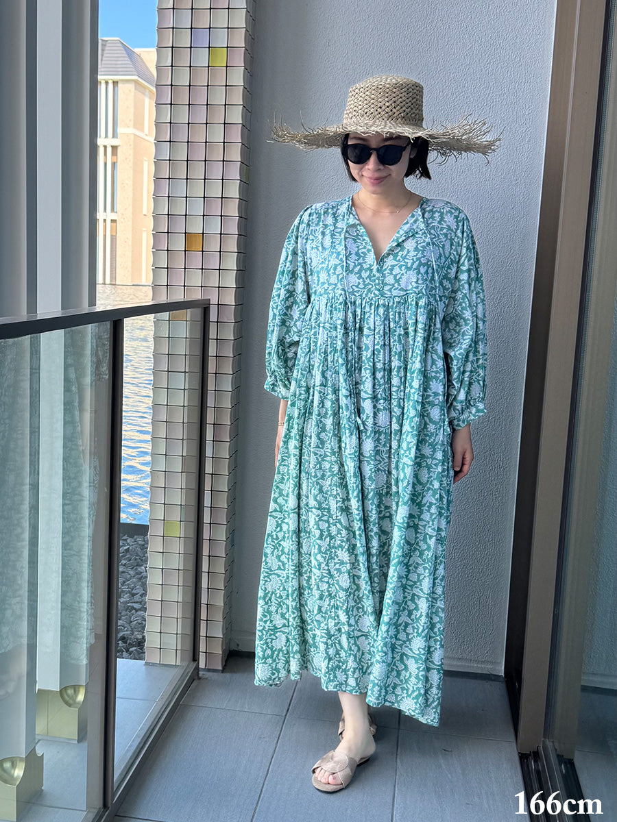 Eighty Seven(エイティセブン)インド綿フレア長袖ワンピース